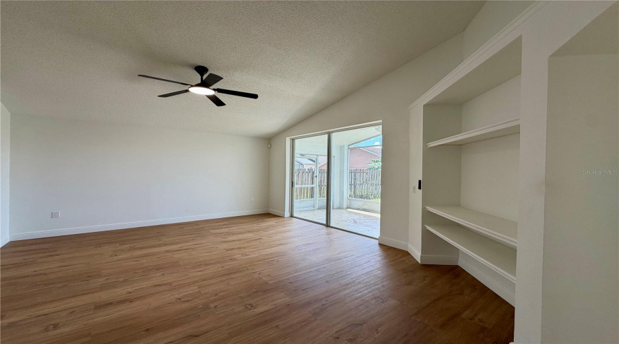 Orlando, Florida 32837, 4 Bedroom Bedrooms, ,2 Bathroombathrooms,Residential,For Sale,Eyas,0,Mfro6436625