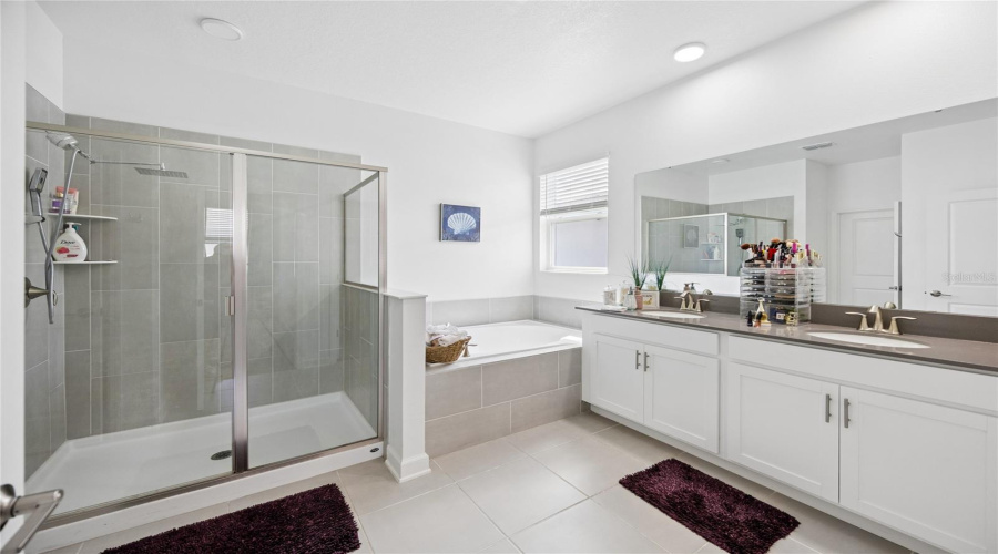 Kissimmee, Florida 34744, 4 Bedroom Bedrooms, ,3 Bathroombathrooms,Residential,For Sale,Relaxing,0,Mfrs5154219