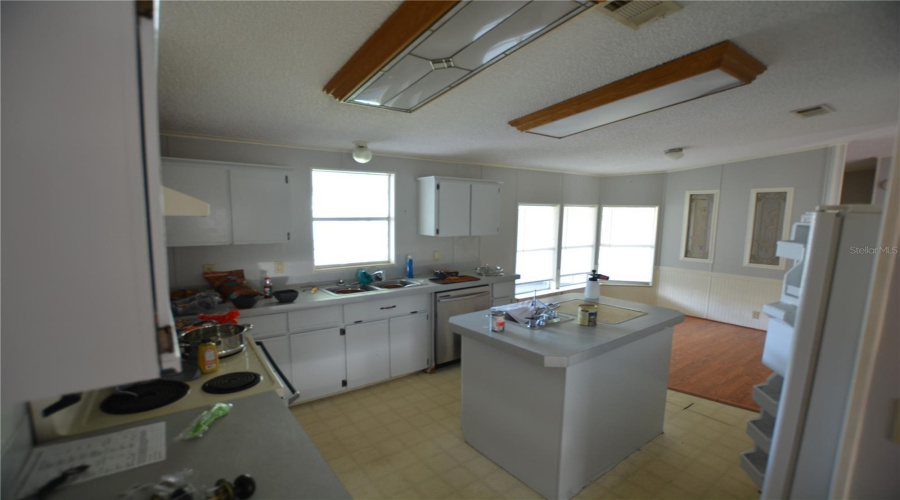 St Petersburg, Florida 33709, 2 Bedroom Bedrooms, ,2 Bathroombathrooms,Residential,For Sale,75Th,0,Mfrl4964395