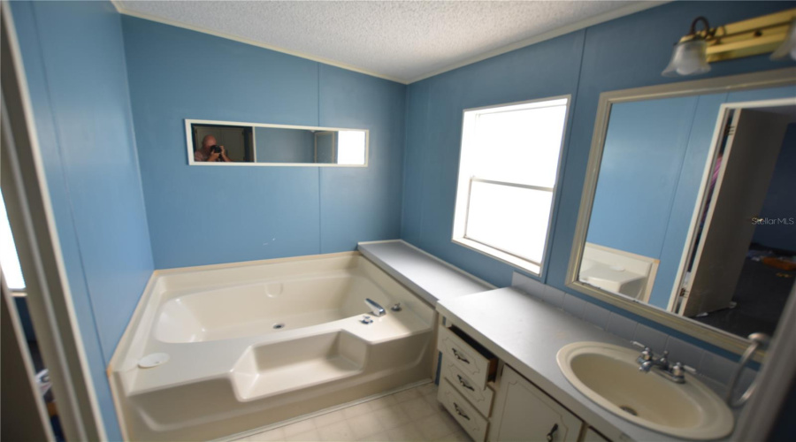 St Petersburg, Florida 33709, 2 Bedroom Bedrooms, ,2 Bathroombathrooms,Residential,For Sale,75Th,0,Mfrl4964395