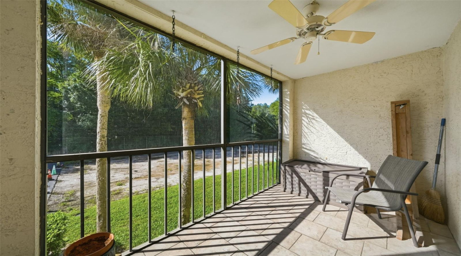 Tampa, Florida 33618, 1 Bedroom Bedrooms, ,1 Bathroombathrooms,Residential,For Sale,Village,0,Mfrg5116963