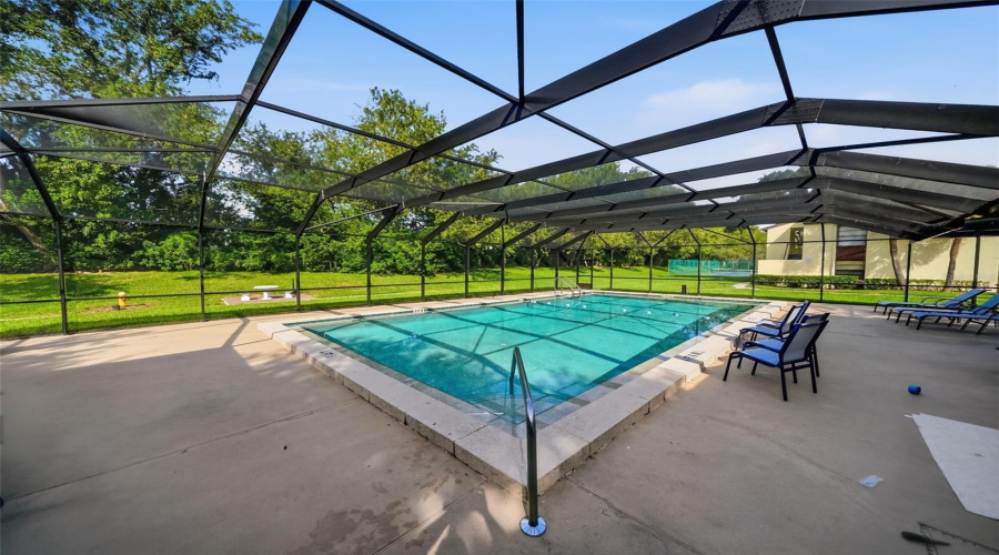Tampa, Florida 33618, 1 Bedroom Bedrooms, ,1 Bathroombathrooms,Residential,For Sale,Village,0,Mfrg5116963