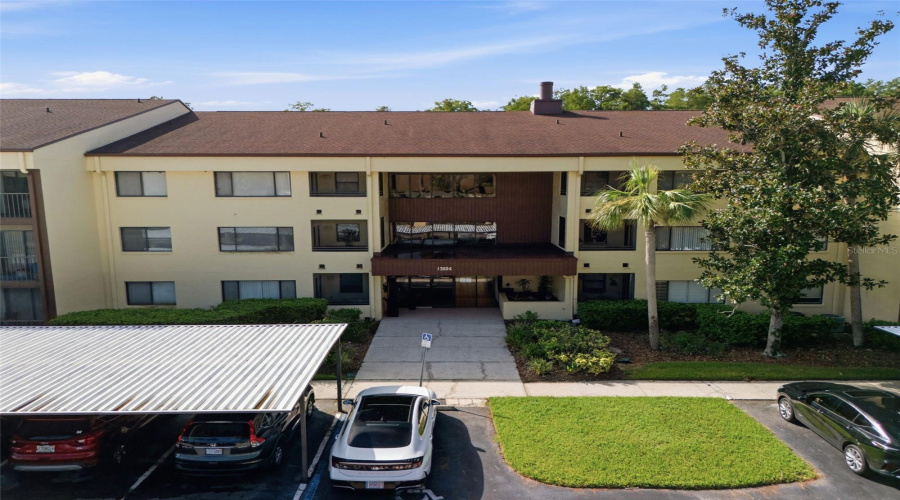 Tampa, Florida 33618, 1 Bedroom Bedrooms, ,1 Bathroombathrooms,Residential,For Sale,Village,0,Mfrg5116963