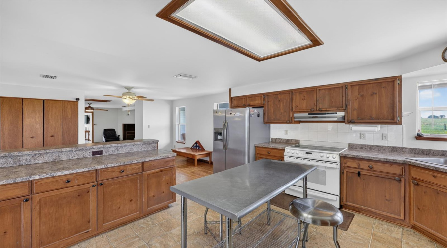 Morriston, Florida 32668, 3 Bedroom Bedrooms, ,3 Bathroombathrooms,Residential,For Sale,27Th,0,Mfrom730154