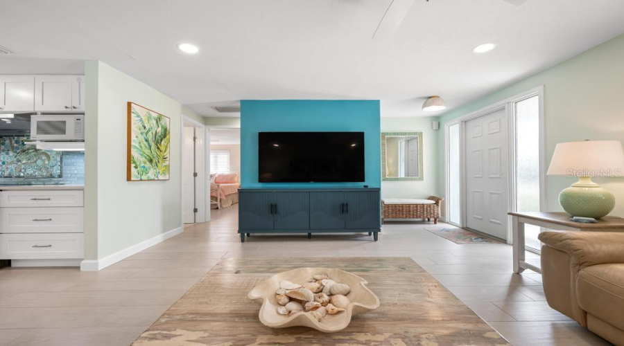 Holmes Beach, Florida 34217, 2 Bedroom Bedrooms, ,2 Bathroombathrooms,Residential,For Sale,Bay Palms,0,Mfra4703735
