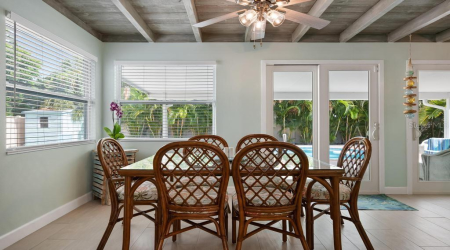 Holmes Beach, Florida 34217, 2 Bedroom Bedrooms, ,2 Bathroombathrooms,Residential,For Sale,Bay Palms,0,Mfra4703735