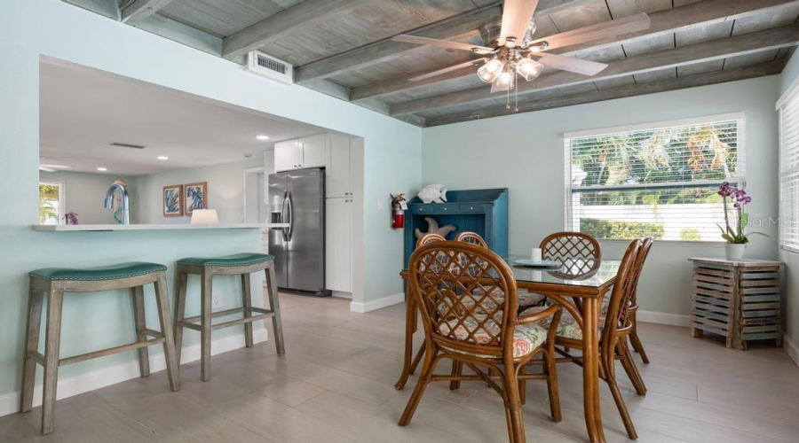 Holmes Beach, Florida 34217, 2 Bedroom Bedrooms, ,2 Bathroombathrooms,Residential,For Sale,Bay Palms,0,Mfra4703735