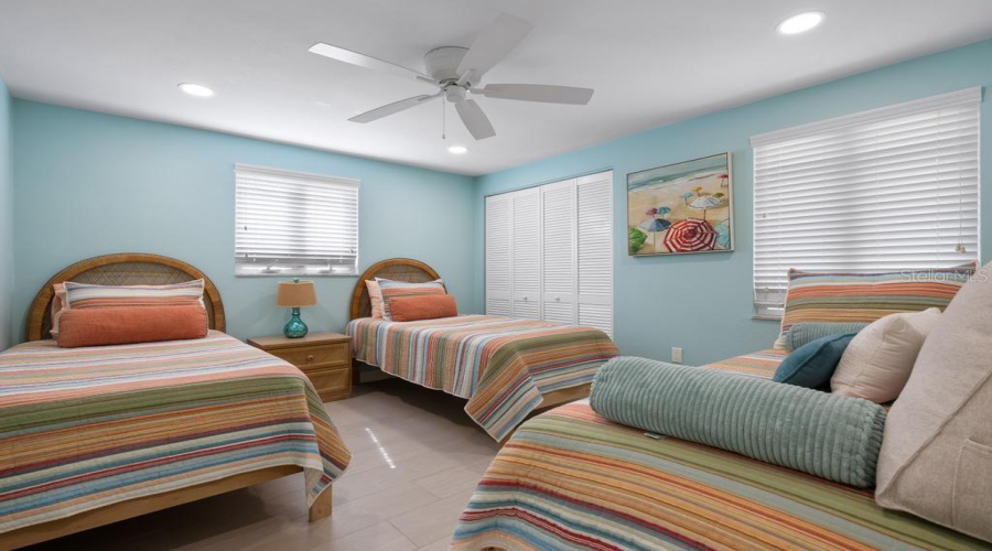 Holmes Beach, Florida 34217, 2 Bedroom Bedrooms, ,2 Bathroombathrooms,Residential,For Sale,Bay Palms,0,Mfra4703735