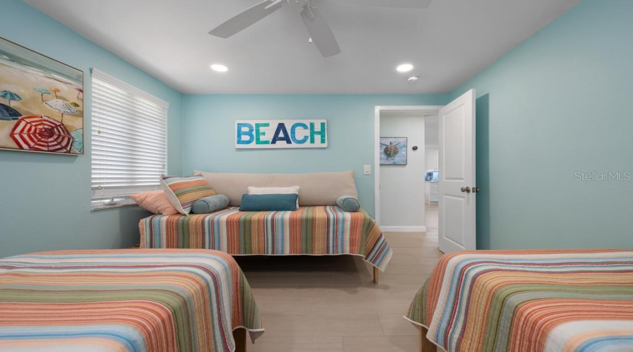 Holmes Beach, Florida 34217, 2 Bedroom Bedrooms, ,2 Bathroombathrooms,Residential,For Sale,Bay Palms,0,Mfra4703735