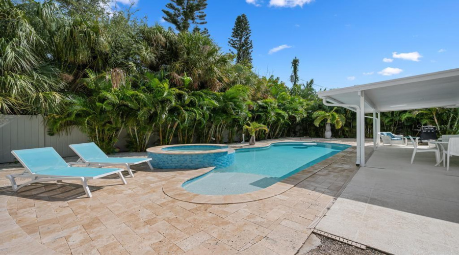 Holmes Beach, Florida 34217, 2 Bedroom Bedrooms, ,2 Bathroombathrooms,Residential,For Sale,Bay Palms,0,Mfra4703735
