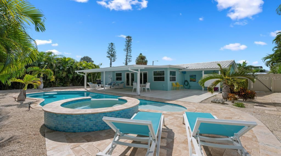 Holmes Beach, Florida 34217, 2 Bedroom Bedrooms, ,2 Bathroombathrooms,Residential,For Sale,Bay Palms,0,Mfra4703735