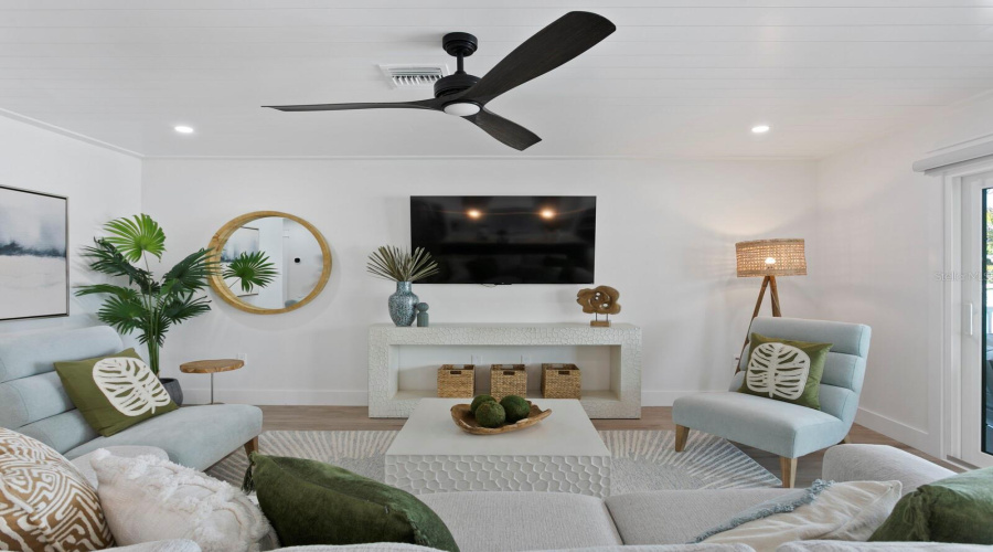 Bradenton Beach, Florida 34217, 5 Bedroom Bedrooms, ,4 Bathroombathrooms,Residential,For Sale,Avenue B,0,Mfrtb8541696