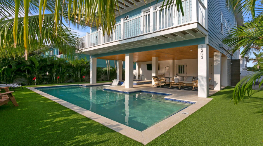 Bradenton Beach, Florida 34217, 5 Bedroom Bedrooms, ,4 Bathroombathrooms,Residential,For Sale,Avenue B,0,Mfrtb8541696