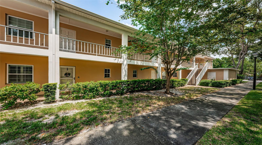 Your Very Own Florida Oasis Awaits! Located In Bardmoor Golf And Tennis Club!