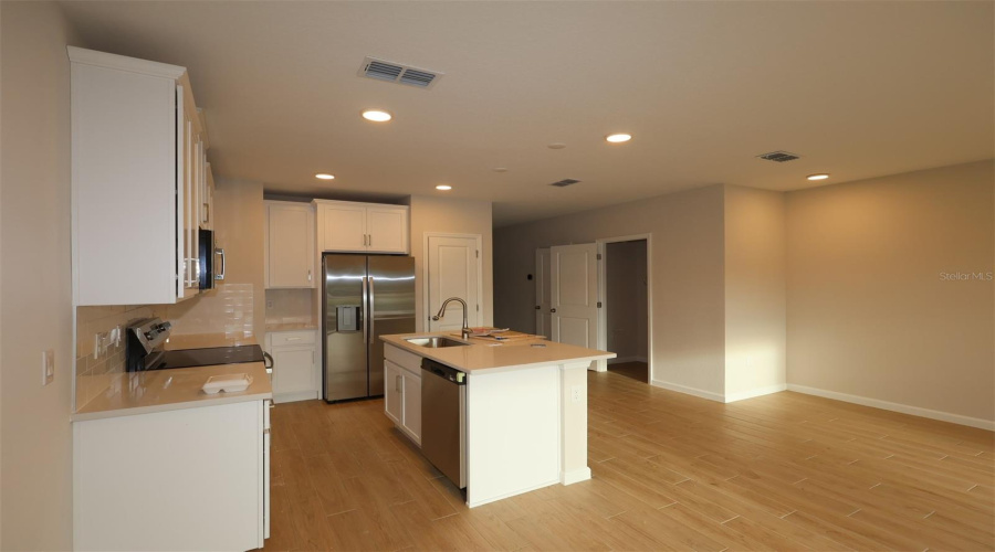 Orlando, Florida 32822, 3 Bedroom Bedrooms, ,2 Bathroombathrooms,Residential,For Sale,Fellow Wagon,0,Mfro6434118