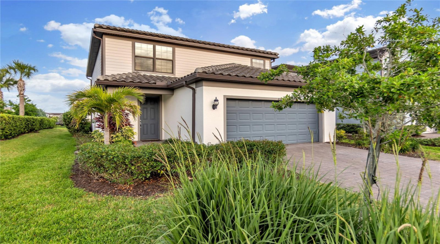 Lakewood Ranch, Florida 34211, 4 Bedroom Bedrooms, ,3 Bathroombathrooms,Residential,For Sale,Bluestar,0,Mfra4691201