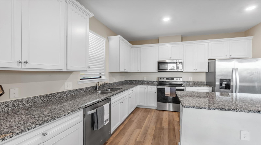 Lakewood Ranch, Florida 34211, 4 Bedroom Bedrooms, ,3 Bathroombathrooms,Residential,For Sale,Bluestar,0,Mfra4691201