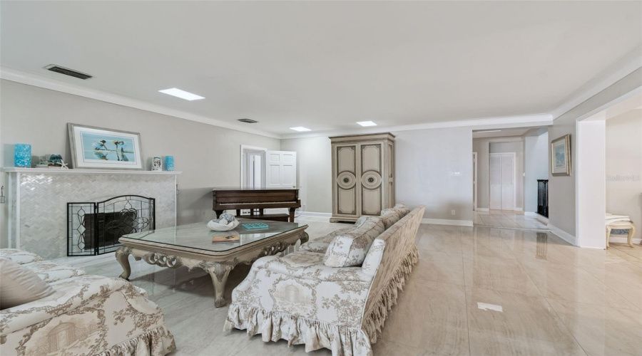 Belleair Beach, Florida 33786, 6 Bedroom Bedrooms, ,5 Bathroombathrooms,Residential,For Sale,Gulf,0,Mfrtb8542071