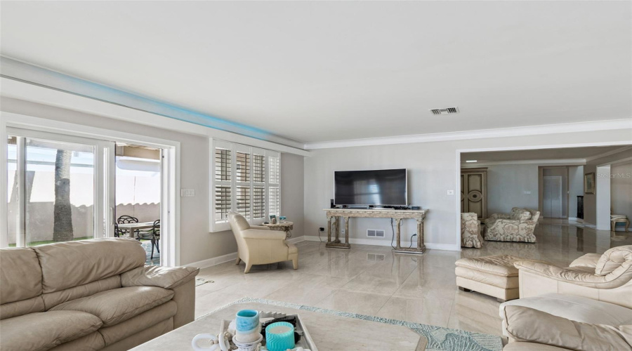 Belleair Beach, Florida 33786, 6 Bedroom Bedrooms, ,5 Bathroombathrooms,Residential,For Sale,Gulf,0,Mfrtb8542071