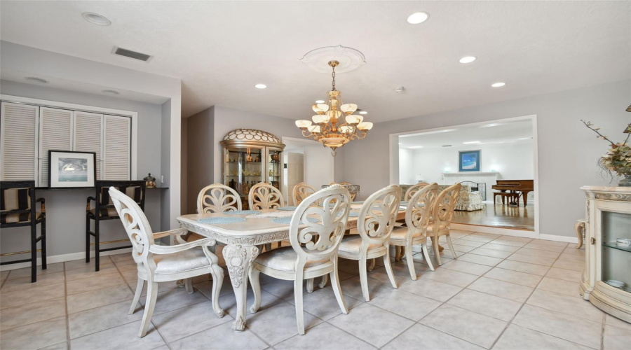 Belleair Beach, Florida 33786, 6 Bedroom Bedrooms, ,5 Bathroombathrooms,Residential,For Sale,Gulf,0,Mfrtb8542071