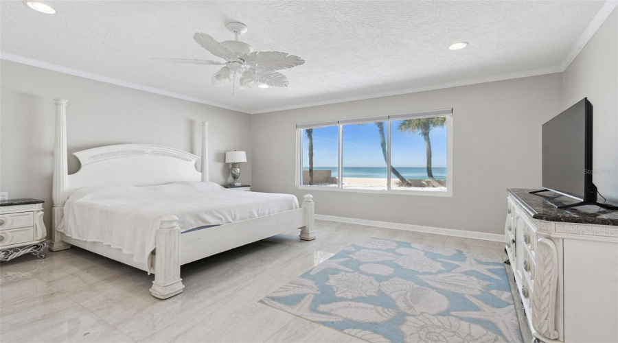 Belleair Beach, Florida 33786, 6 Bedroom Bedrooms, ,5 Bathroombathrooms,Residential,For Sale,Gulf,0,Mfrtb8542071