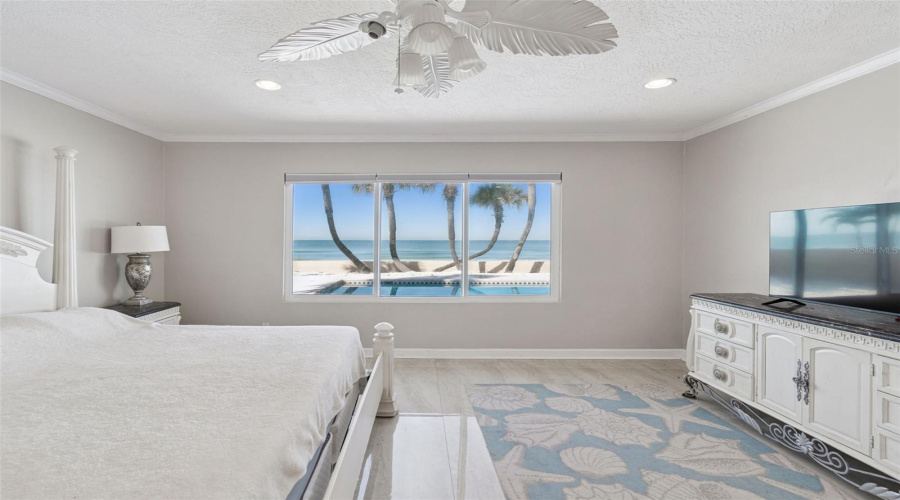 Belleair Beach, Florida 33786, 6 Bedroom Bedrooms, ,5 Bathroombathrooms,Residential,For Sale,Gulf,0,Mfrtb8542071