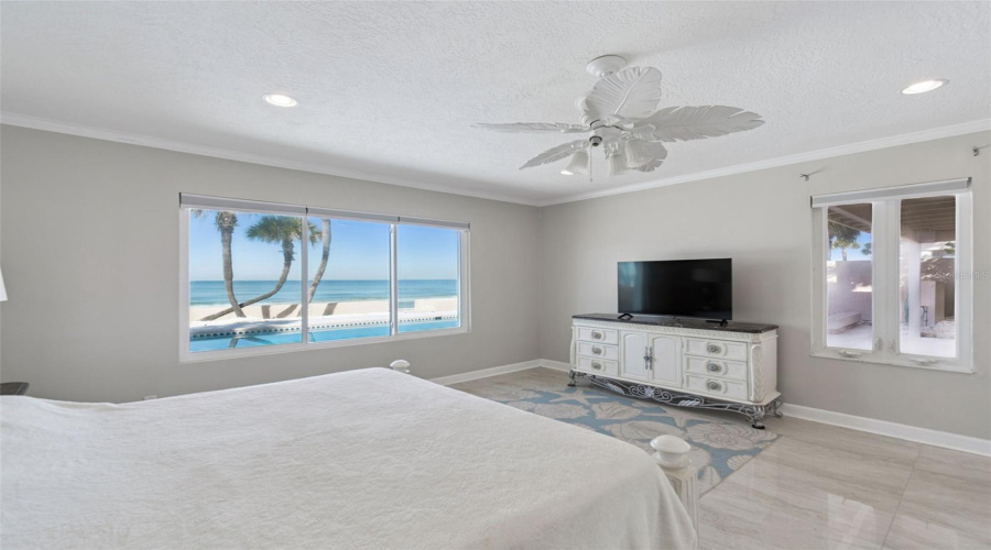 Belleair Beach, Florida 33786, 6 Bedroom Bedrooms, ,5 Bathroombathrooms,Residential,For Sale,Gulf,0,Mfrtb8542071