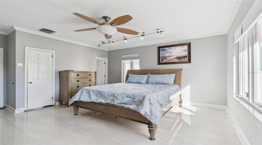 Belleair Beach, Florida 33786, 6 Bedroom Bedrooms, ,5 Bathroombathrooms,Residential,For Sale,Gulf,0,Mfrtb8542071