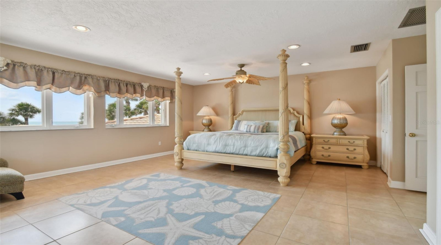 Belleair Beach, Florida 33786, 6 Bedroom Bedrooms, ,5 Bathroombathrooms,Residential,For Sale,Gulf,0,Mfrtb8542071