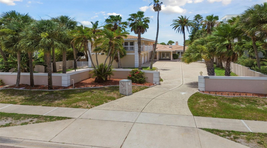 Belleair Beach, Florida 33786, 6 Bedroom Bedrooms, ,5 Bathroombathrooms,Residential,For Sale,Gulf,0,Mfrtb8542071