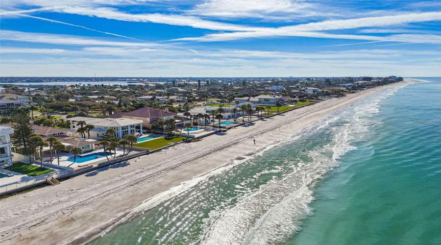 Belleair Beach, Florida 33786, 6 Bedroom Bedrooms, ,5 Bathroombathrooms,Residential,For Sale,Gulf,0,Mfrtb8542071