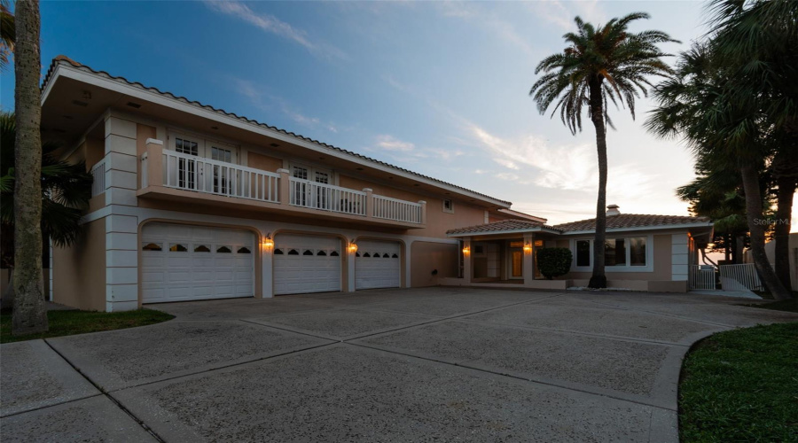 Belleair Beach, Florida 33786, 6 Bedroom Bedrooms, ,5 Bathroombathrooms,Residential,For Sale,Gulf,0,Mfrtb8542071