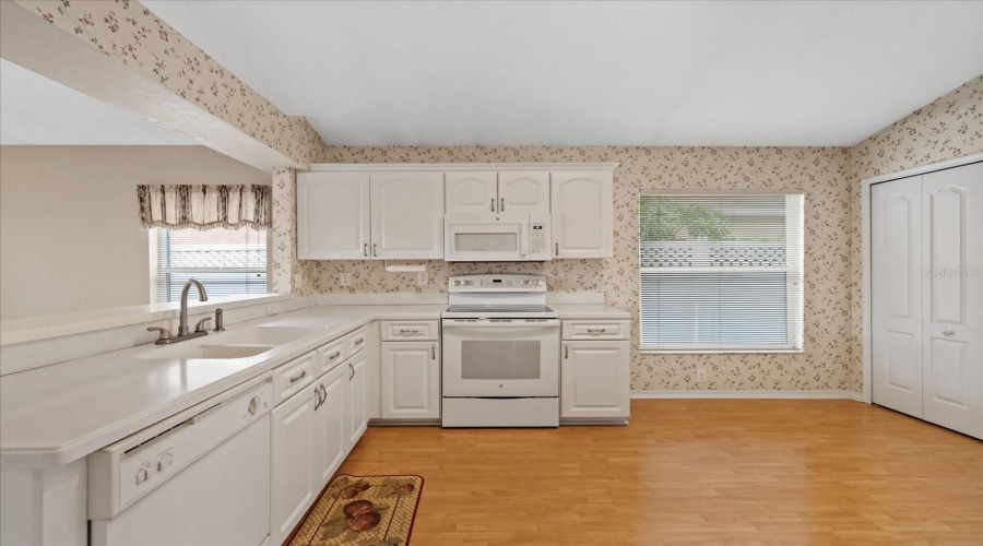 New Port Richey, Florida 34653, 3 Bedroom Bedrooms, ,2 Bathroombathrooms,Residential,For Sale,Stones River,0,Mfrw7888896