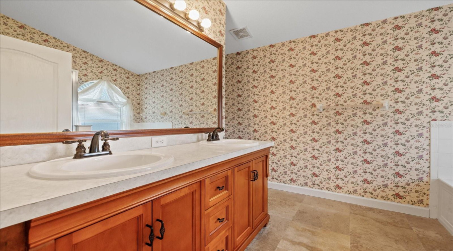 New Port Richey, Florida 34653, 3 Bedroom Bedrooms, ,2 Bathroombathrooms,Residential,For Sale,Stones River,0,Mfrw7888896