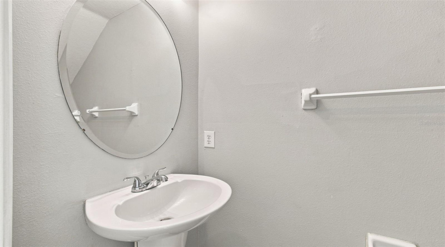 Tampa, Florida 33635, 2 Bedroom Bedrooms, ,1 Bathroombathrooms,Residential,For Sale,Country White,0,Mfrtb8542335