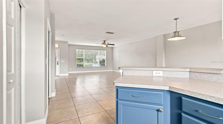 Tampa, Florida 33635, 2 Bedroom Bedrooms, ,1 Bathroombathrooms,Residential,For Sale,Country White,0,Mfrtb8542335