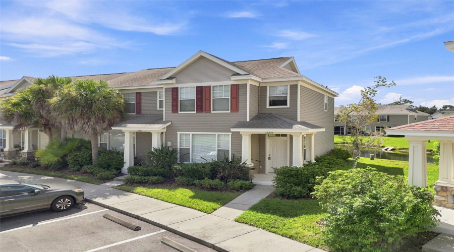 Tampa, Florida 33635, 2 Bedroom Bedrooms, ,1 Bathroombathrooms,Residential,For Sale,Country White,0,Mfrtb8542335