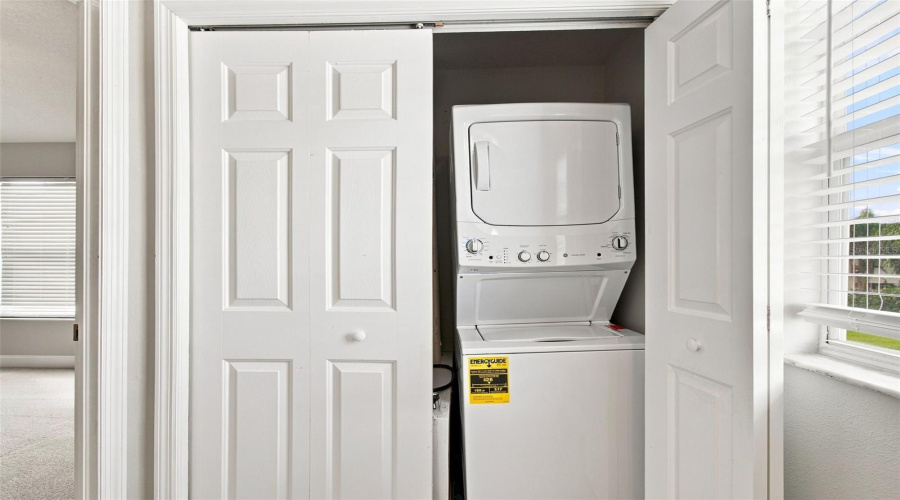 Tampa, Florida 33635, 2 Bedroom Bedrooms, ,1 Bathroombathrooms,Residential,For Sale,Country White,0,Mfrtb8542335