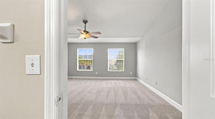 Tampa, Florida 33635, 2 Bedroom Bedrooms, ,1 Bathroombathrooms,Residential,For Sale,Country White,0,Mfrtb8542335