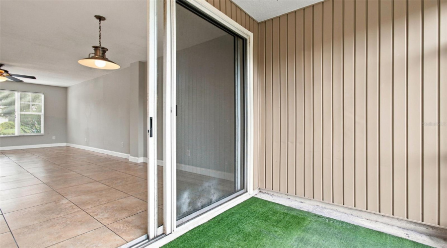 Tampa, Florida 33635, 2 Bedroom Bedrooms, ,1 Bathroombathrooms,Residential,For Sale,Country White,0,Mfrtb8542335