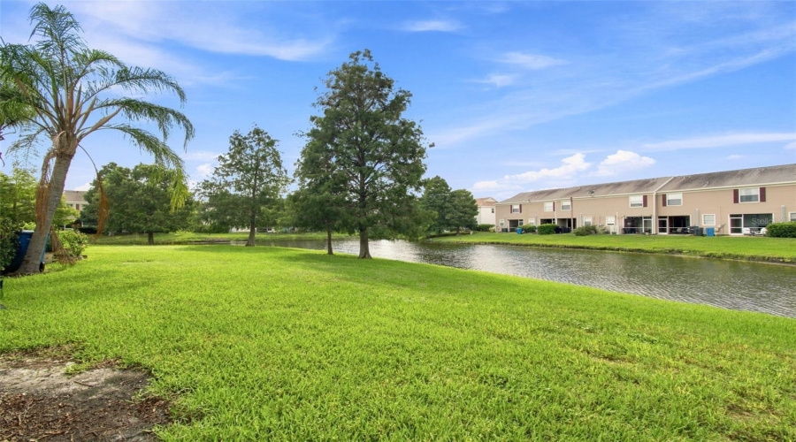 Tampa, Florida 33635, 2 Bedroom Bedrooms, ,1 Bathroombathrooms,Residential,For Sale,Country White,0,Mfrtb8542335