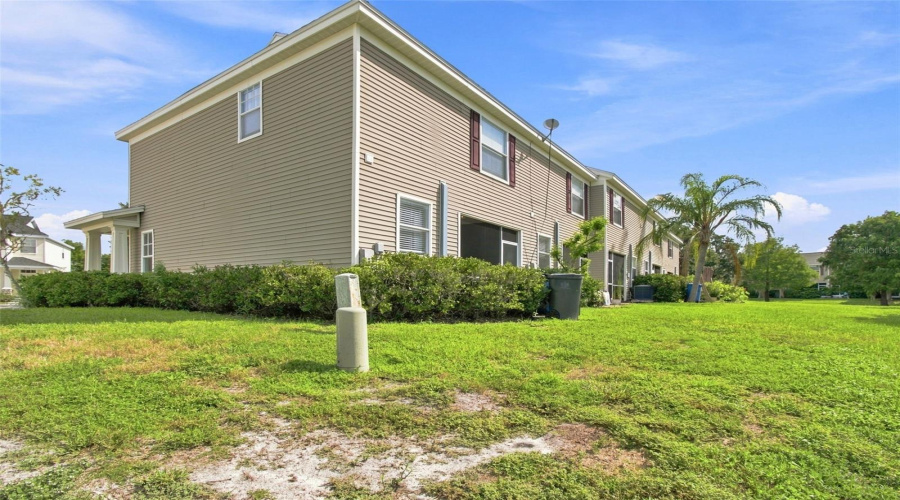 Tampa, Florida 33635, 2 Bedroom Bedrooms, ,1 Bathroombathrooms,Residential,For Sale,Country White,0,Mfrtb8542335