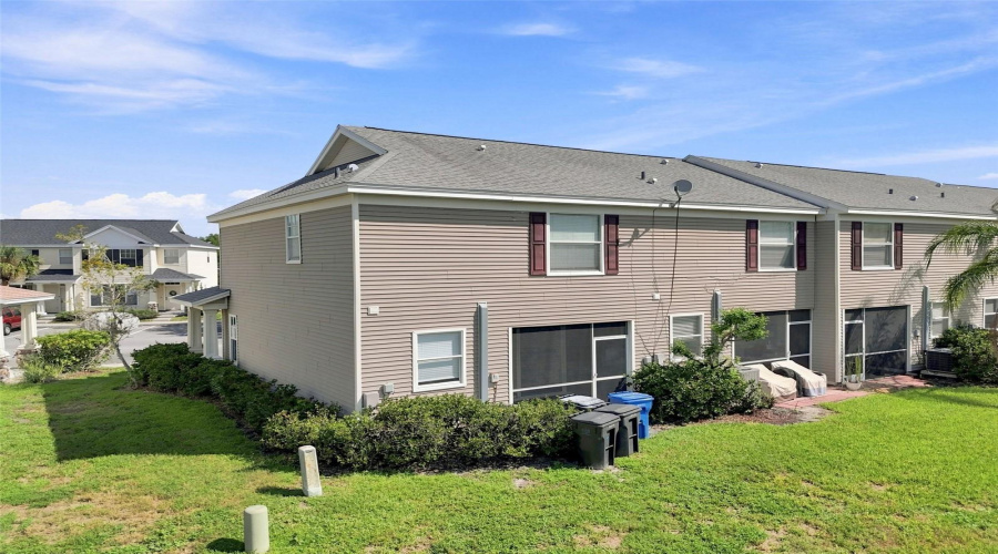 Tampa, Florida 33635, 2 Bedroom Bedrooms, ,1 Bathroombathrooms,Residential,For Sale,Country White,0,Mfrtb8542335