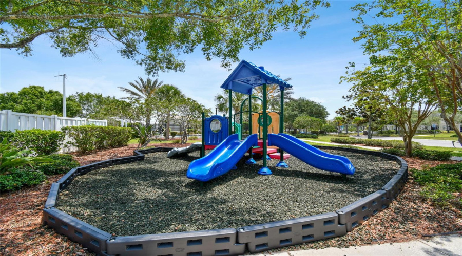 Tampa, Florida 33635, 2 Bedroom Bedrooms, ,1 Bathroombathrooms,Residential,For Sale,Country White,0,Mfrtb8542335