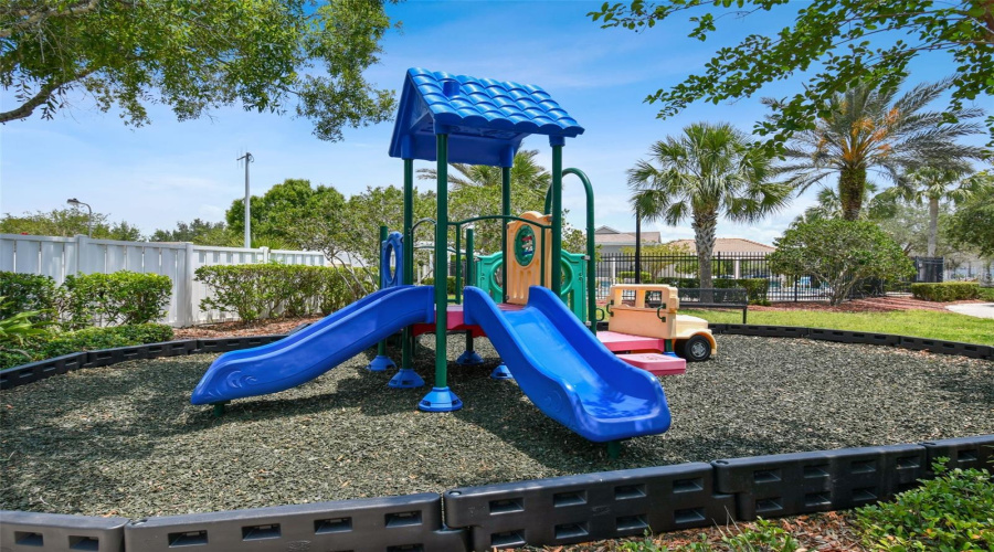 Tampa, Florida 33635, 2 Bedroom Bedrooms, ,1 Bathroombathrooms,Residential,For Sale,Country White,0,Mfrtb8542335
