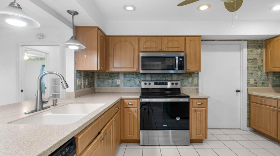Sun City Center, Florida 33573, 2 Bedroom Bedrooms, ,2 Bathroombathrooms,Residential,For Sale,Ardmore,0,Mfrtb8542224