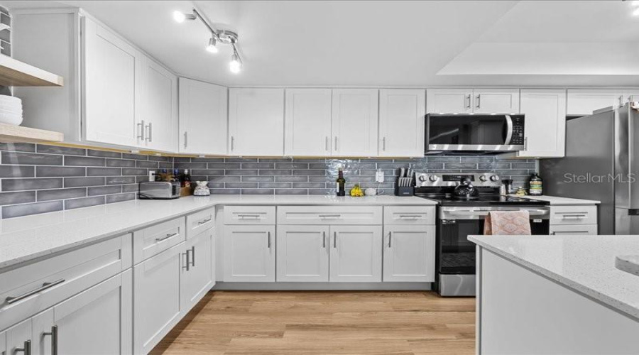 St Petersburg, Florida 33711, 2 Bedroom Bedrooms, ,2 Bathroombathrooms,Residential,For Sale,Sunshine Skyway,0,Mfrtb8541989