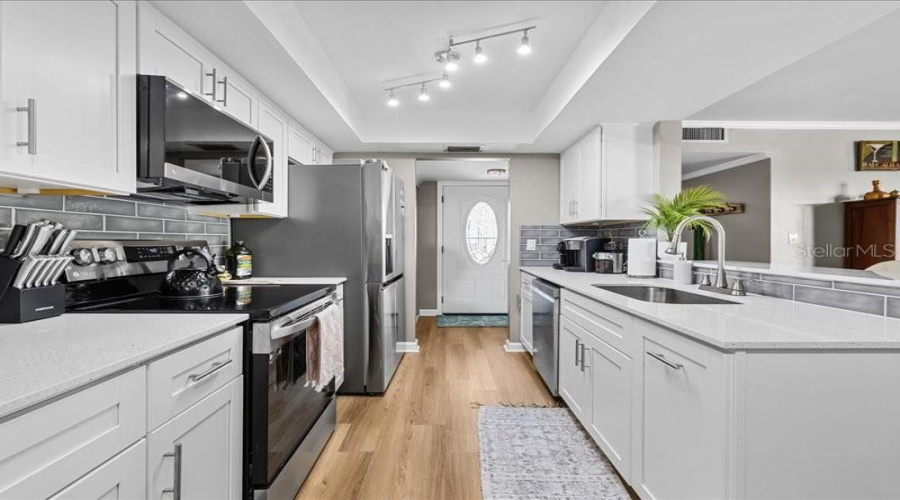 St Petersburg, Florida 33711, 2 Bedroom Bedrooms, ,2 Bathroombathrooms,Residential,For Sale,Sunshine Skyway,0,Mfrtb8541989