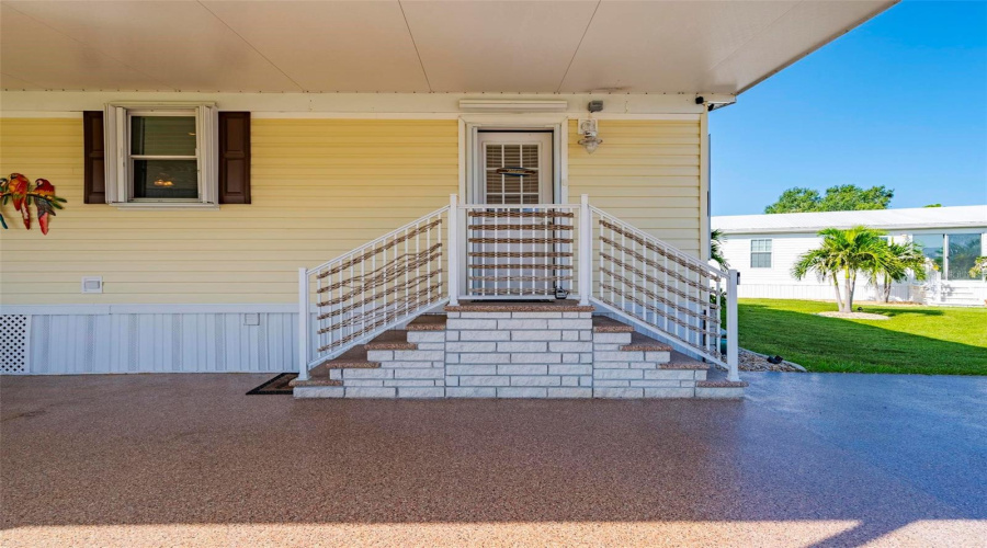 Port Charlotte, Florida 33980, 2 Bedroom Bedrooms, ,2 Bathroombathrooms,Residential,For Sale,Kings,0,Mfrc7529954