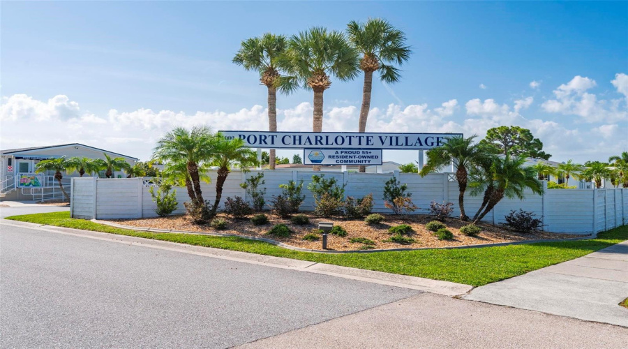 Port Charlotte, Florida 33980, 2 Bedroom Bedrooms, ,2 Bathroombathrooms,Residential,For Sale,Kings,0,Mfrc7529954